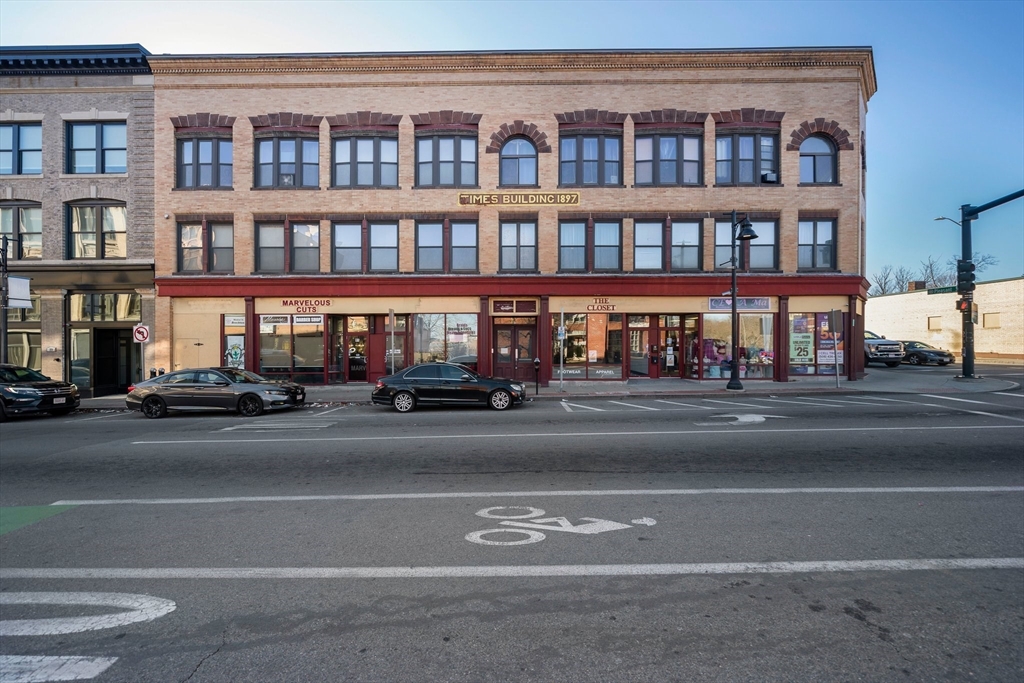 7 Main St 104