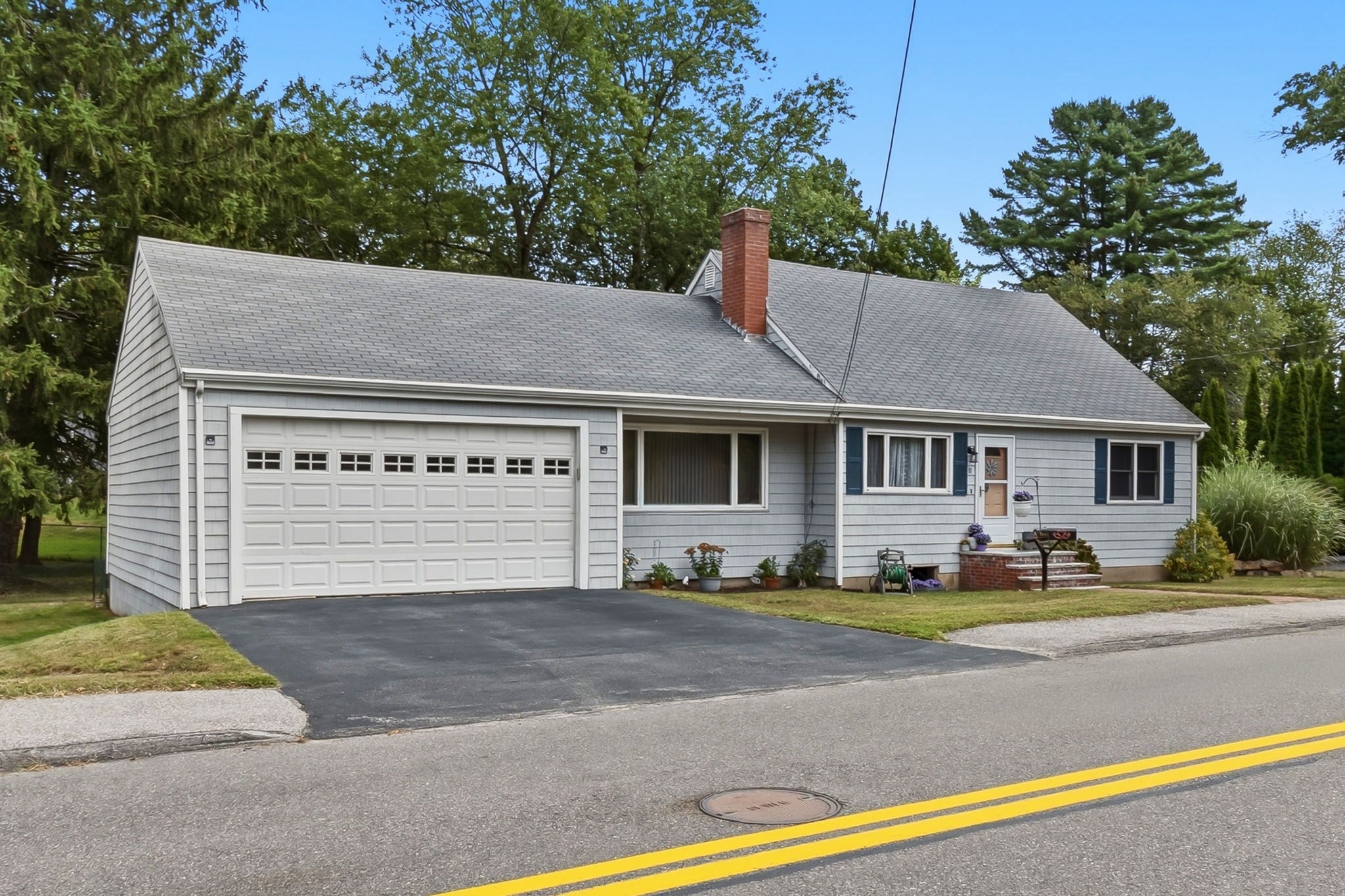 Photo of 11 Grover St, Beverly, MA