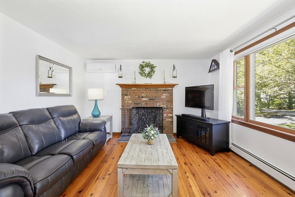 10 Checkerberry Ln