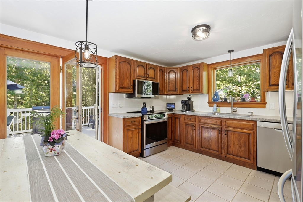10 Checkerberry Ln