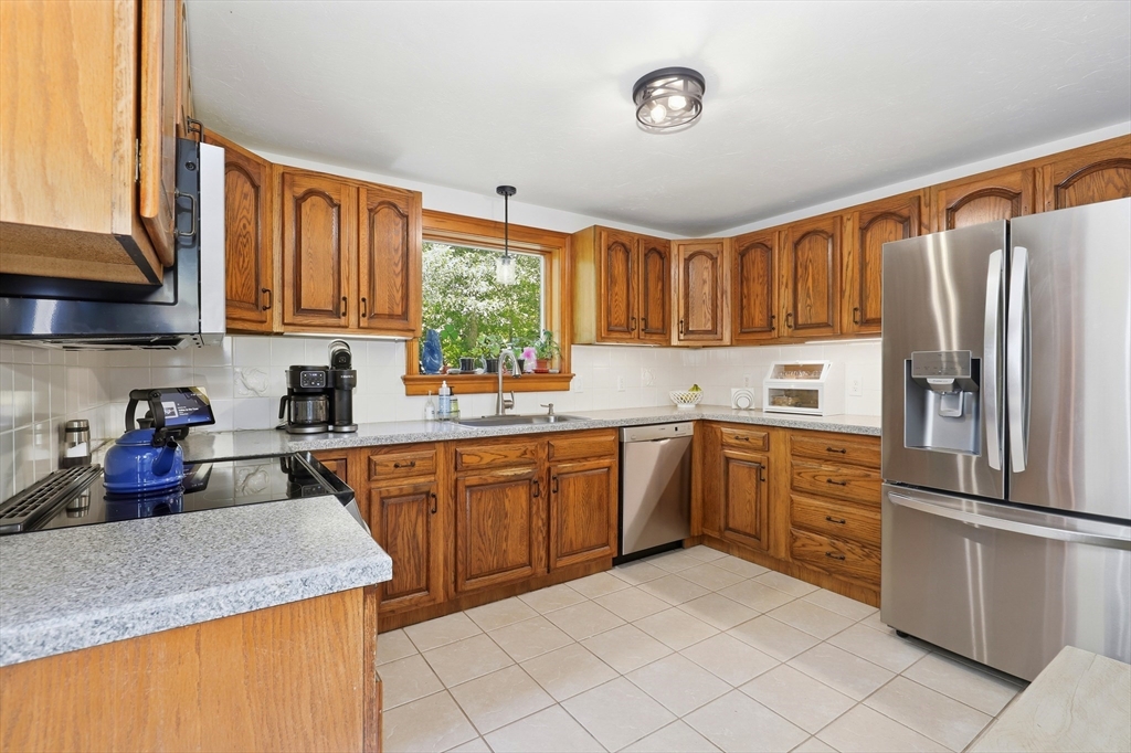 10 Checkerberry Ln