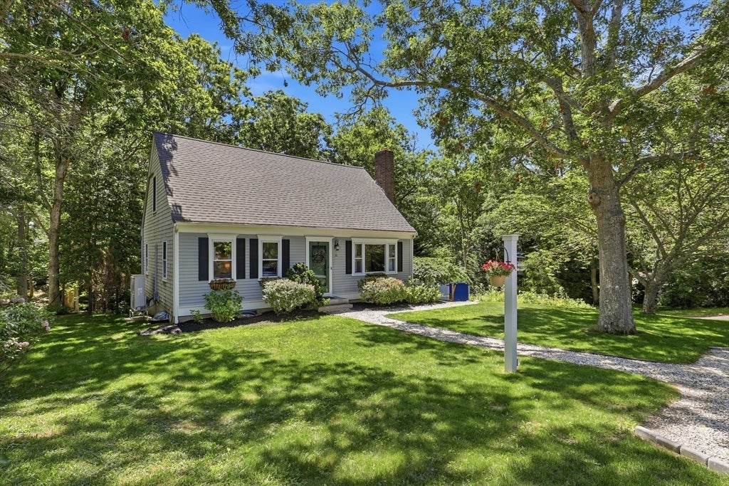 10 Checkerberry Ln