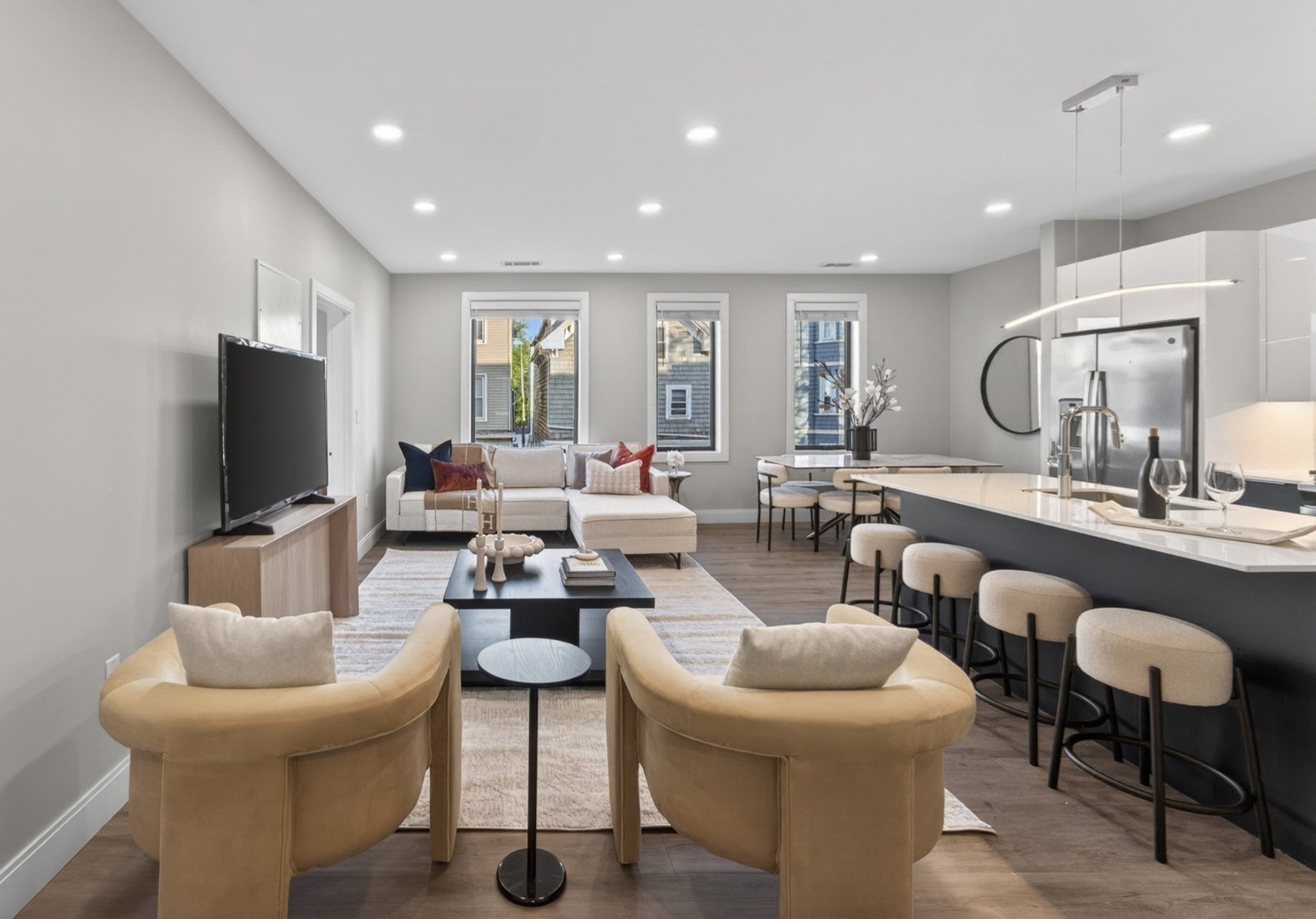 656 Saratoga St #204, Boston, MA Photo #6