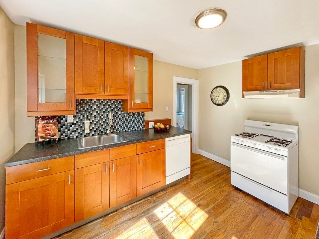 66 Boylston St #2, Watertown, MA, 66 Boylston St #2, Watertown, MA Photo #9