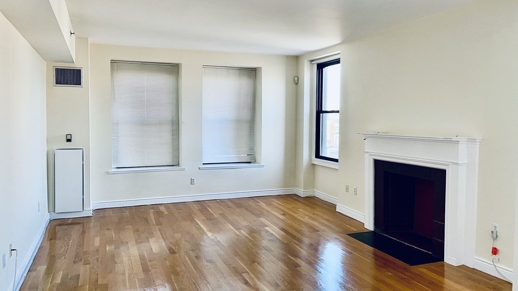 4 Charlesgate E 602
