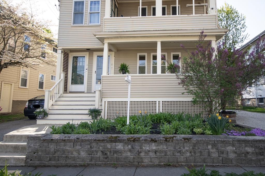 14 Leslie Rd. 14