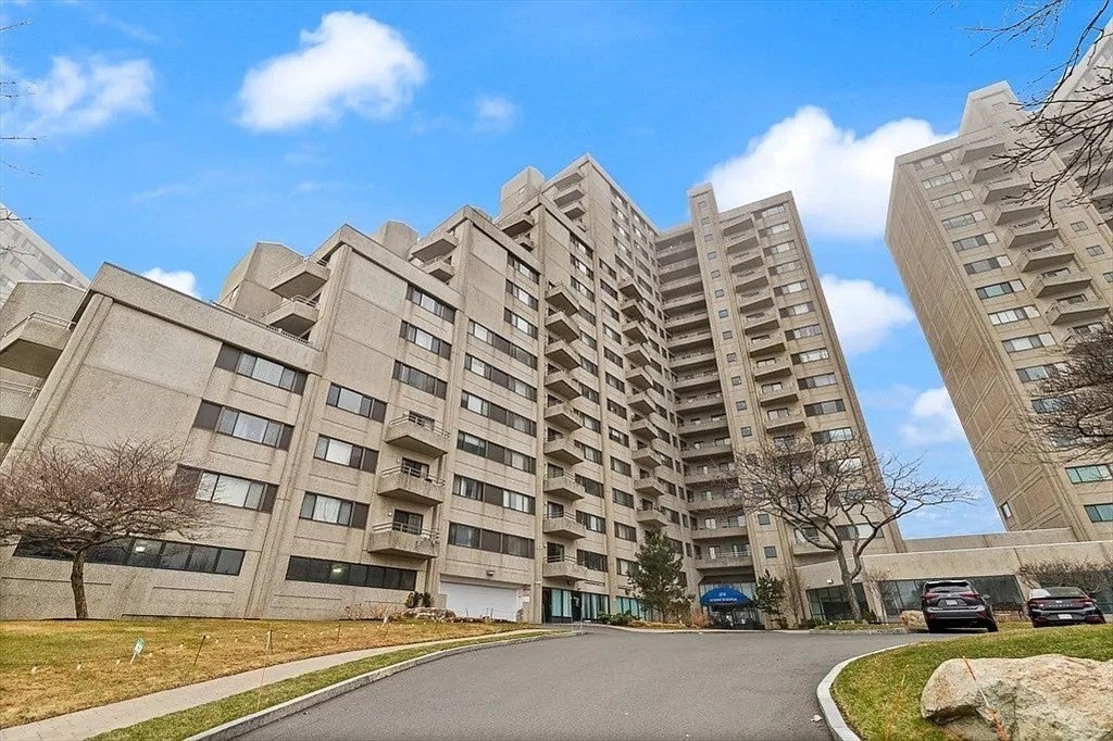 Photo of 376 Ocean Ave, Revere, MA