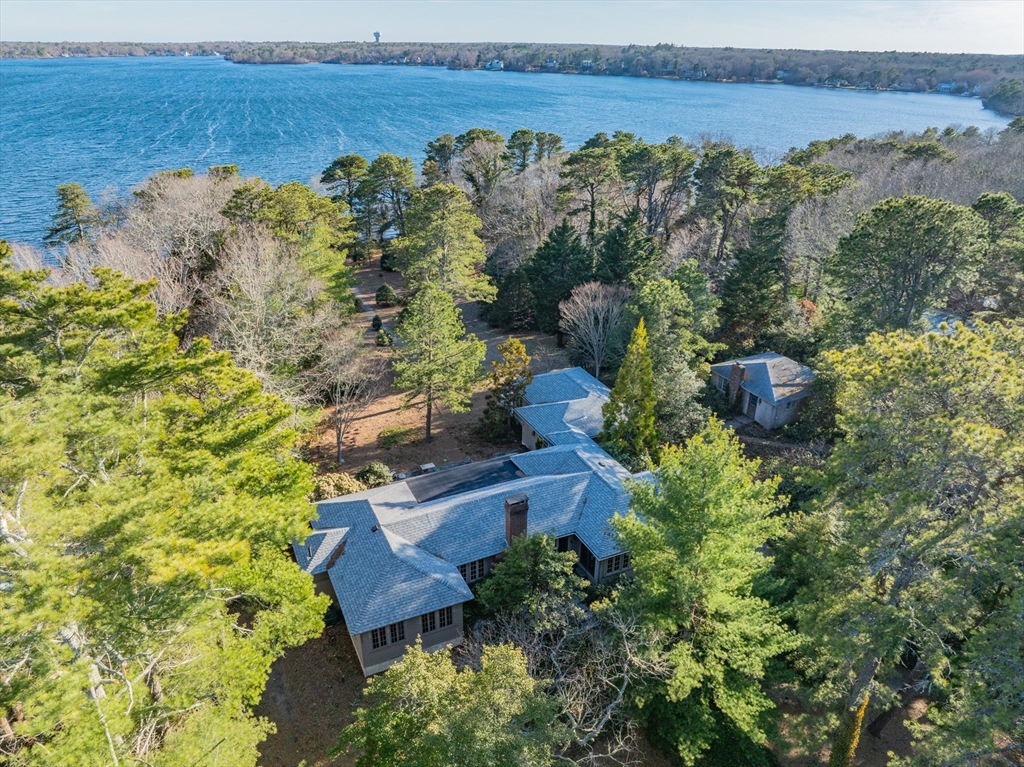 74 Lakeview Dr