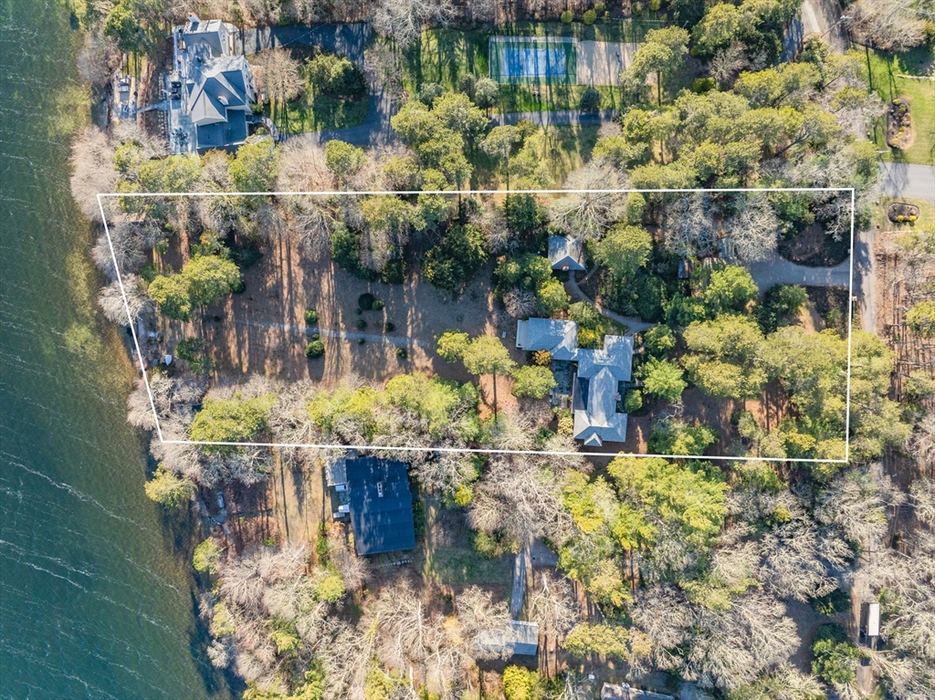 74 Lakeview Dr