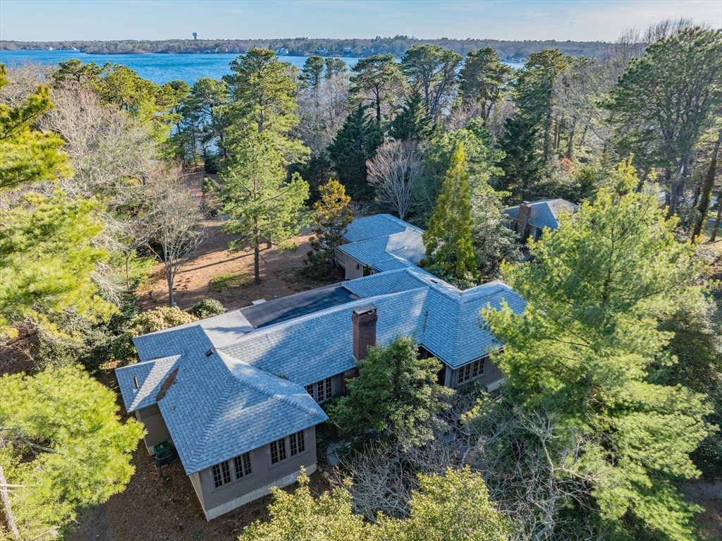 74 Lakeview Dr