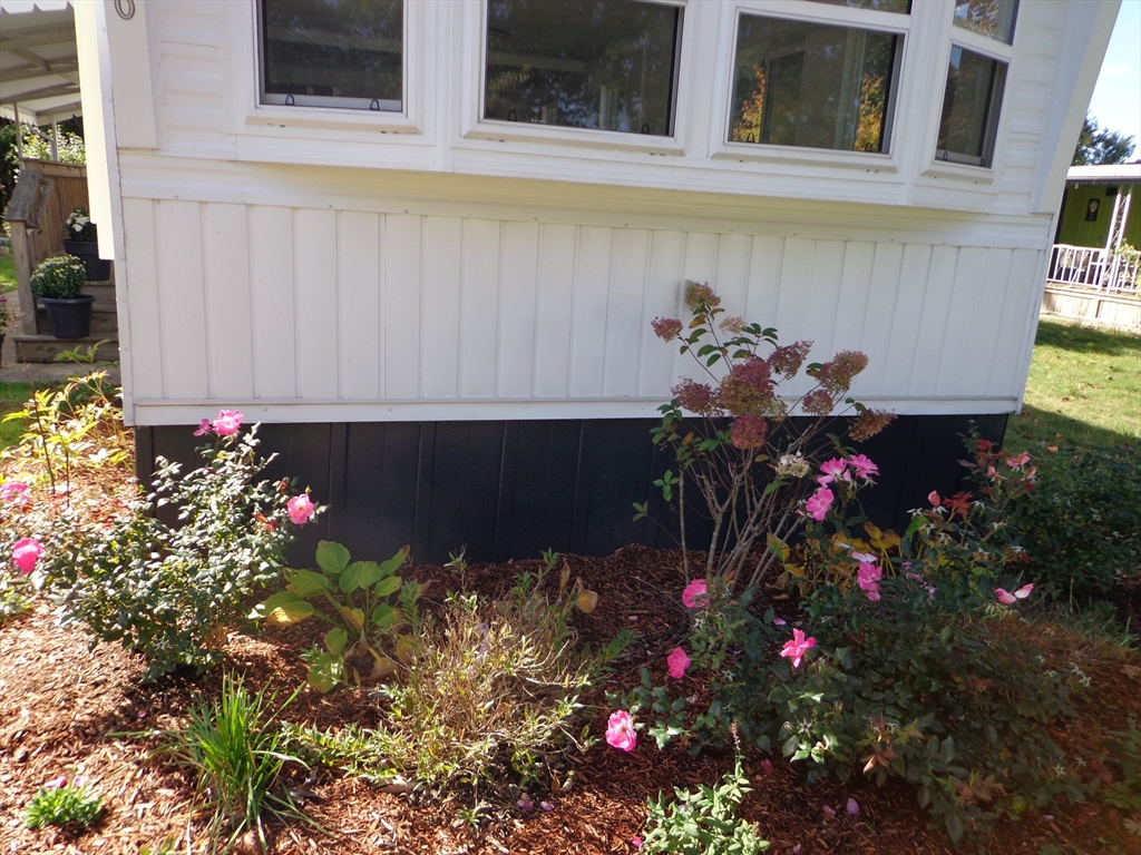 6 Deerhill Lane