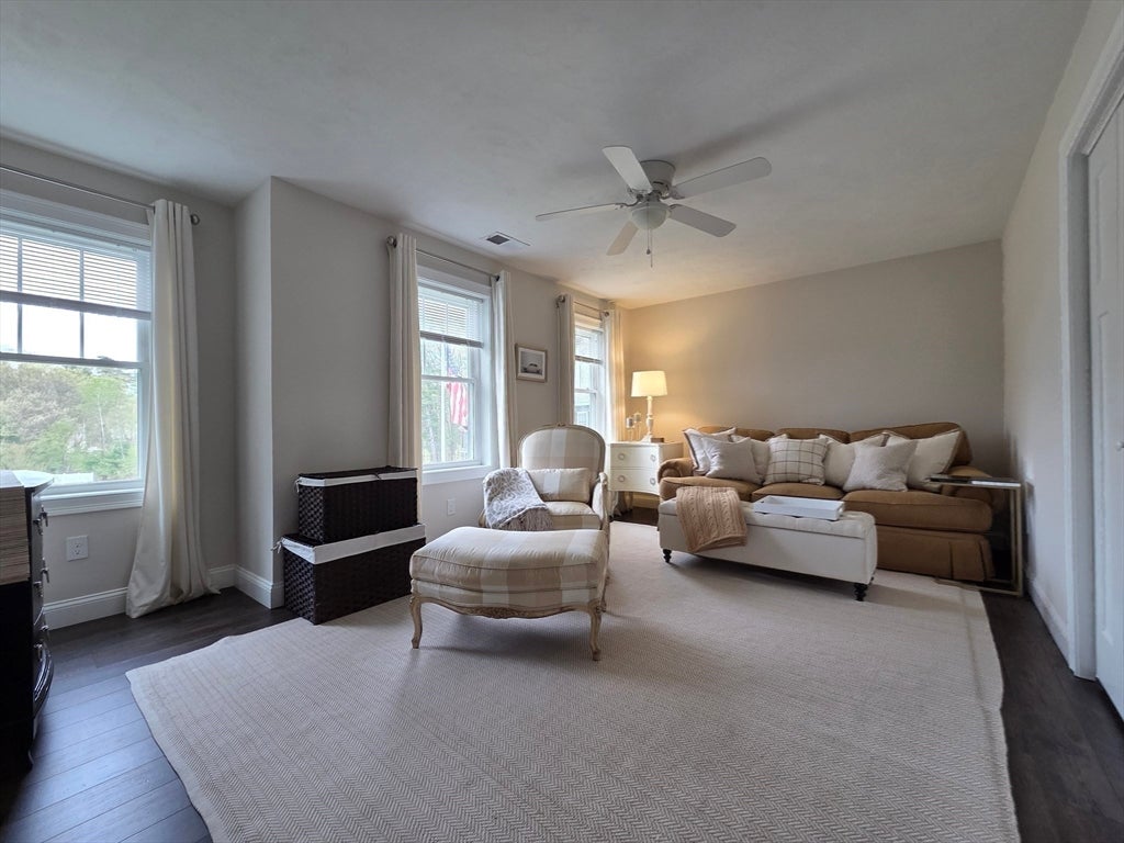 10 Wisteria Ln, Maynard, MA Photo #15