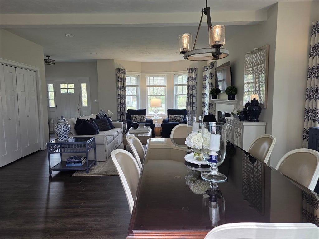 10 Wisteria Ln