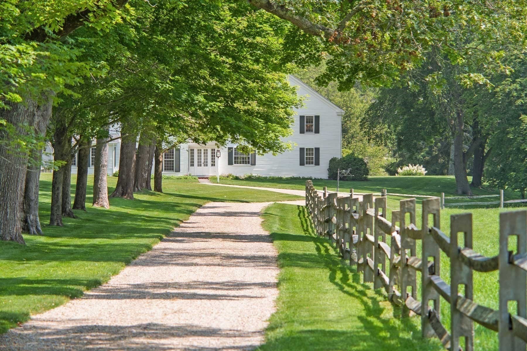 31 Lambert's Cove Rd.