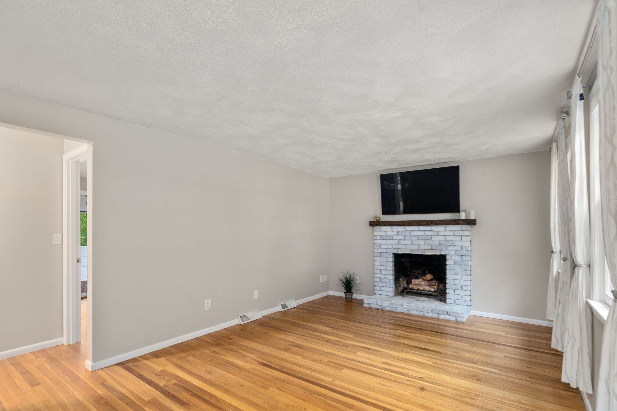 165 Lockland Ave, Framingham, MA, 165 Lockland Ave, Framingham, MA Photo #7