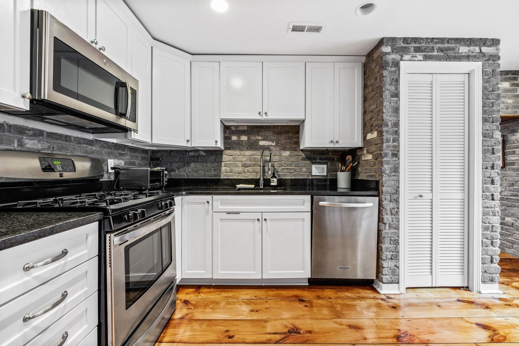 65 Pinckney St #2, Boston, MA Photo #7