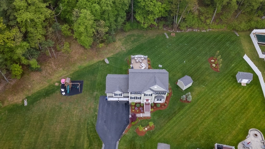 12 Green Meadow Dr