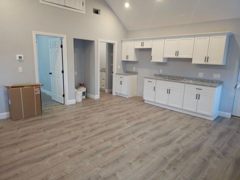 32 West 3 Middleboro MA 02346