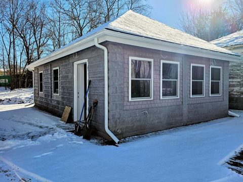 32 West 3 Middleboro MA 02346