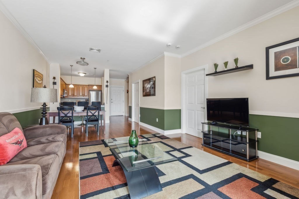 35 Commonwealth Ave 410