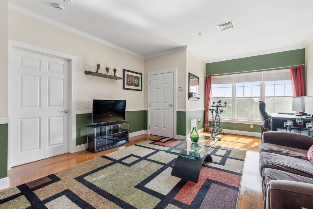 35 Commonwealth Ave 410