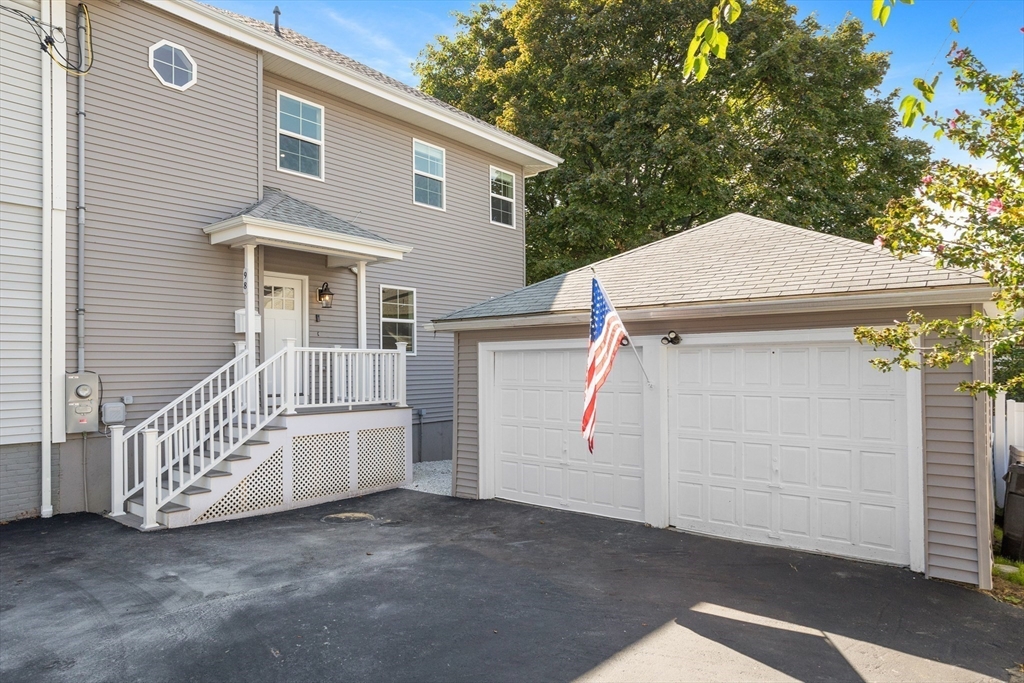 98 Carroll St 98