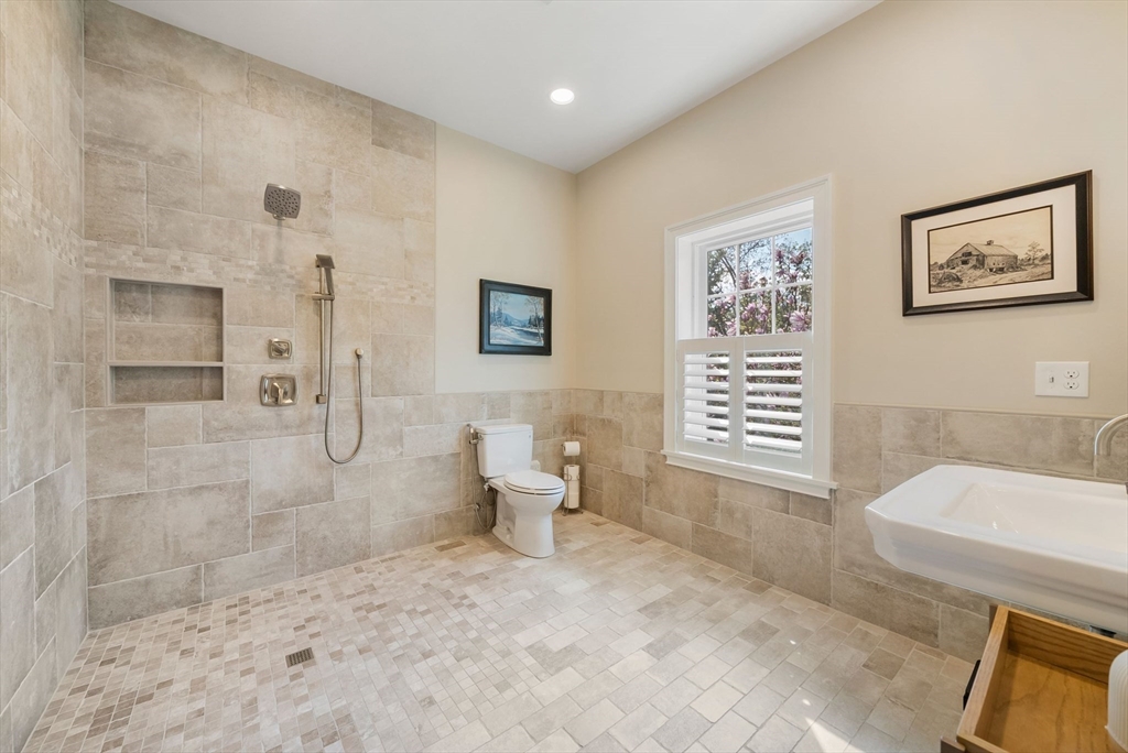 99 Red Gate Rd, Tyngsborough, MA Photo #17