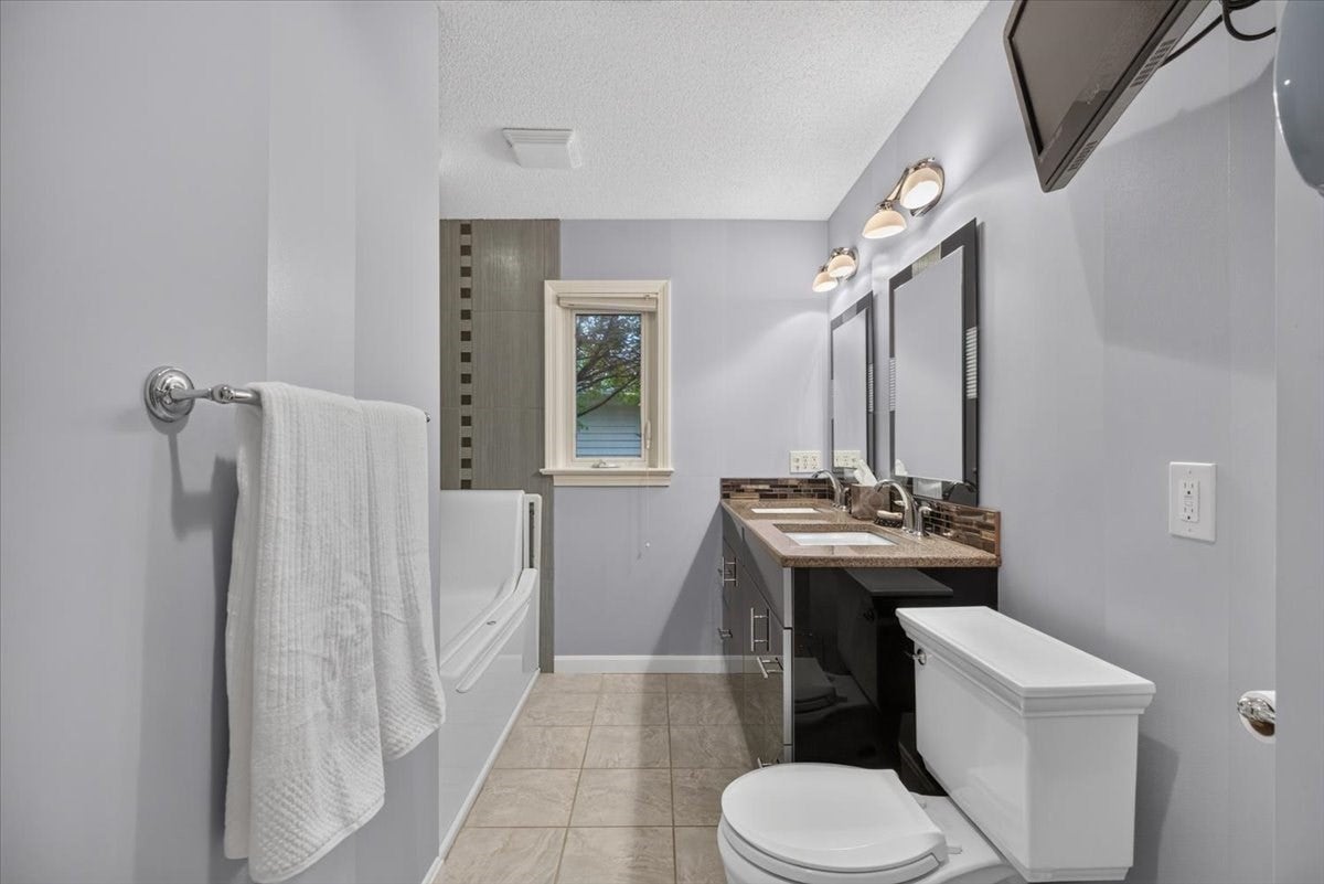 25 Ridgeway Circle, Springfield, MA, 25 Ridgeway Circle, Springfield, MA Photo #18