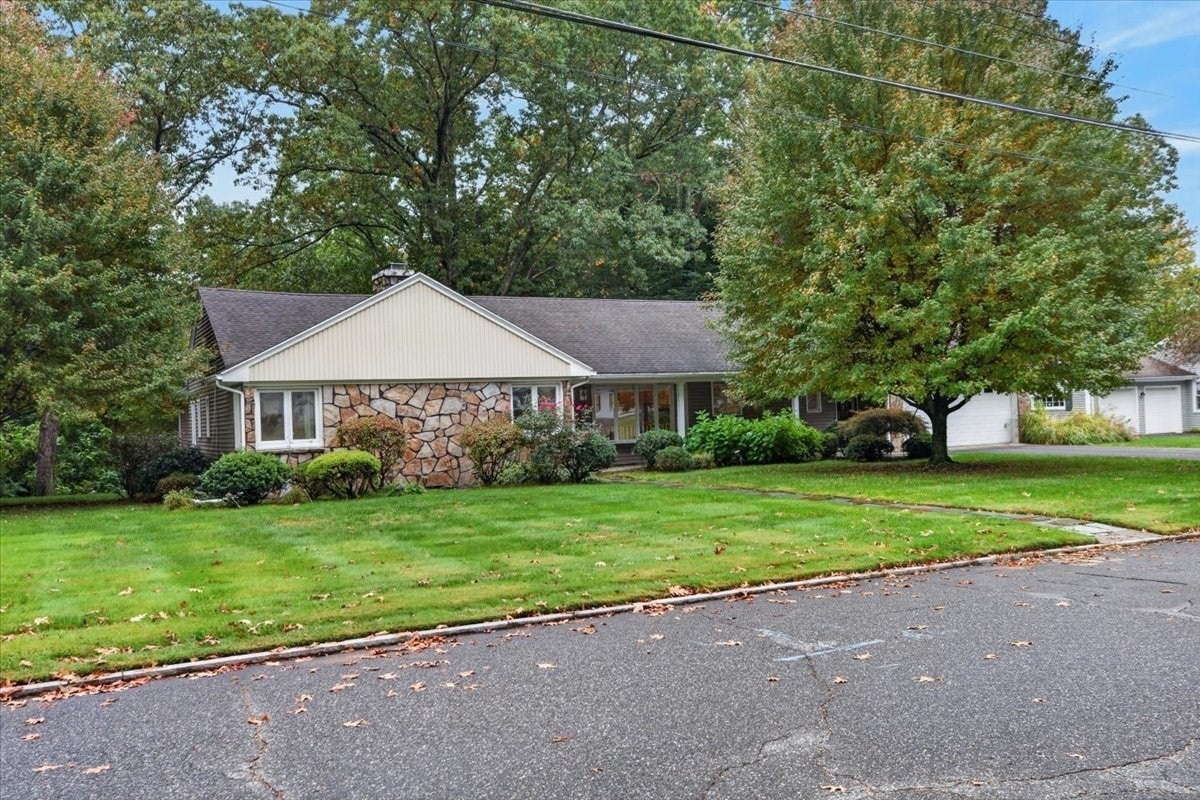 25 Ridgeway Circle, Springfield, MA, 25 Ridgeway Circle, Springfield, MA Photo #1