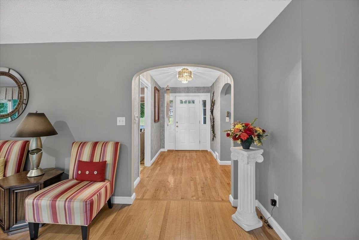 25 Ridgeway Circle, Springfield, MA, 25 Ridgeway Circle, Springfield, MA Photo #8