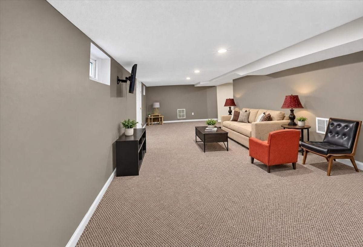 25 Ridgeway Circle, Springfield, MA, 25 Ridgeway Circle, Springfield, MA Photo #22