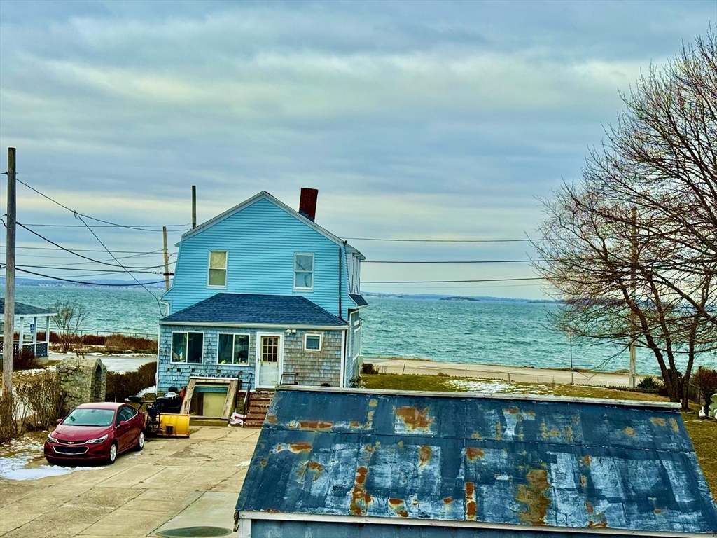 7 J Street Year Round top floor