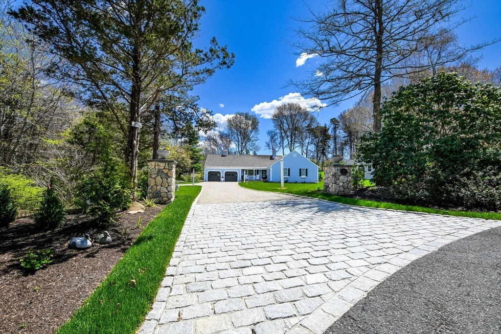 9 Coach Ln, Sandwich, MA Photo #1