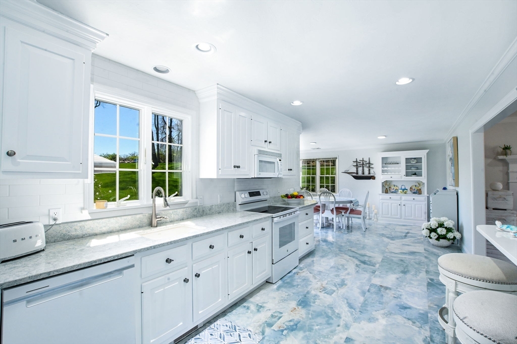 9 Coach Ln, Sandwich, MA Photo #21