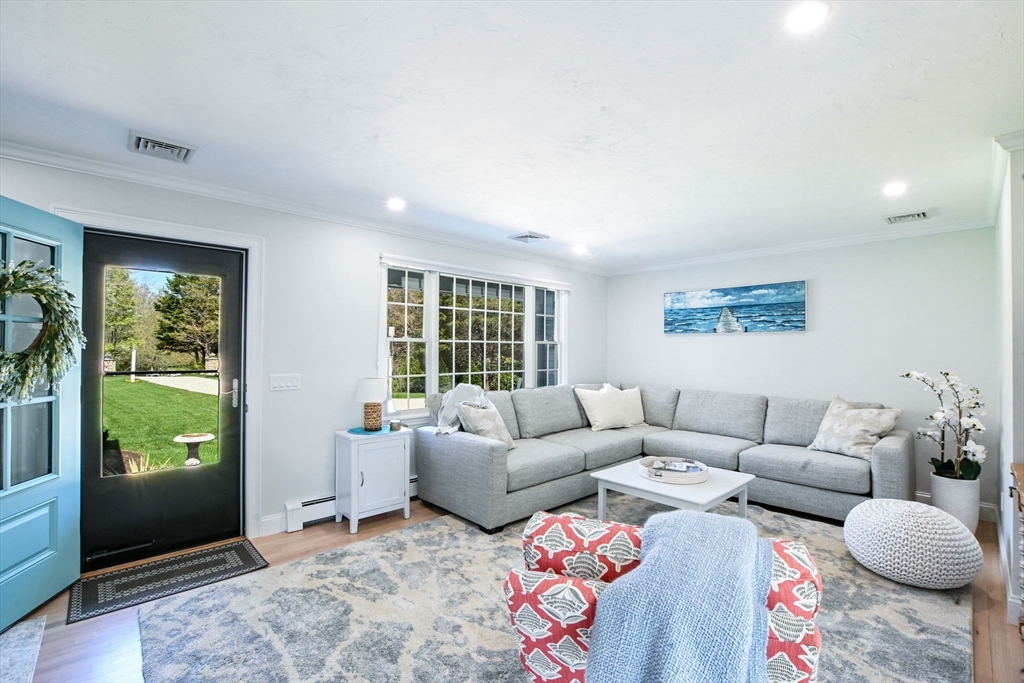 9 Coach Ln, Sandwich, MA Photo #13