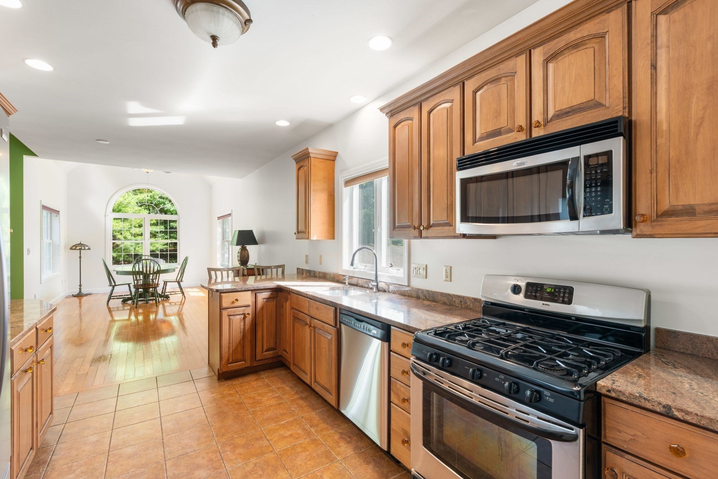 21 Steinbeck St, Tyngsborough, MA, 21 Steinbeck St, Tyngsborough, MA Photo #15