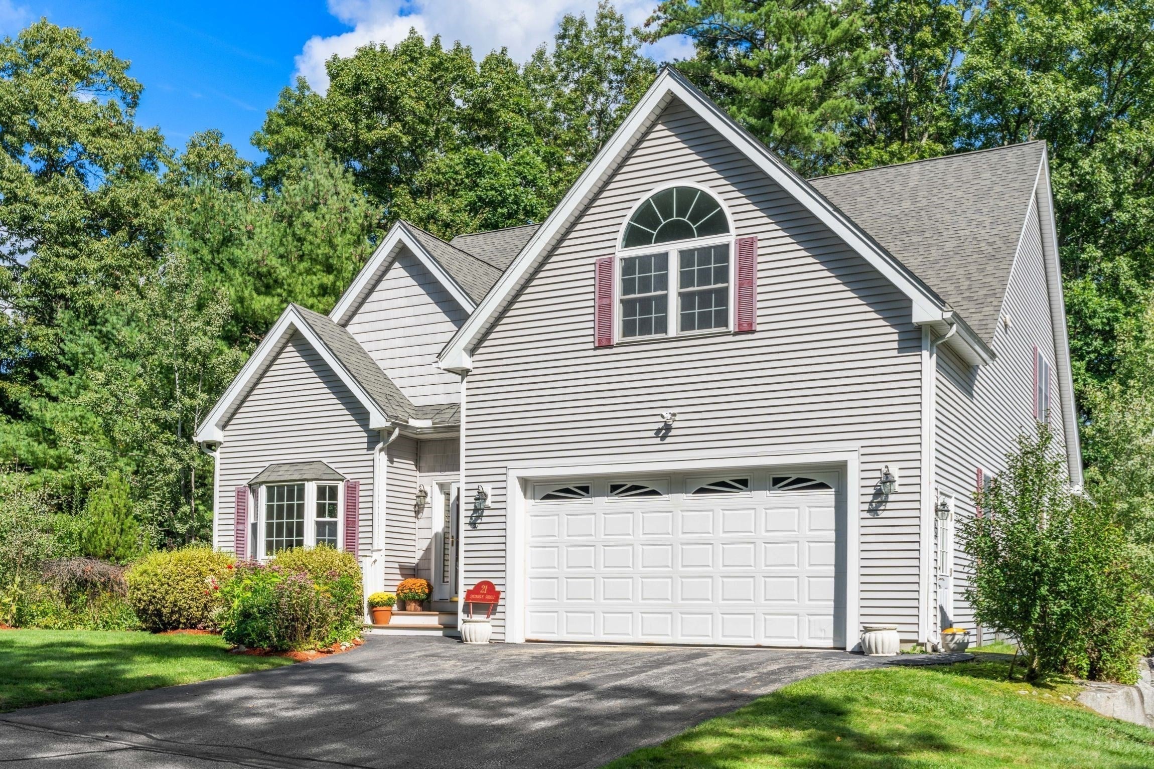 21 Steinbeck St, Tyngsborough, MA, 21 Steinbeck St, Tyngsborough, MA Photo #2