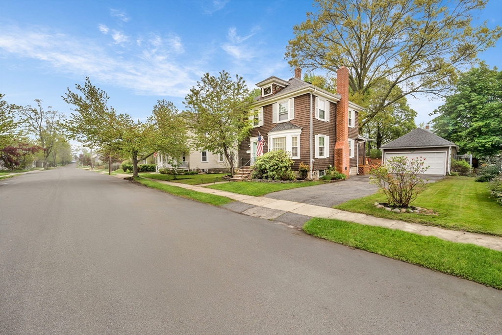 98 Haseltine St