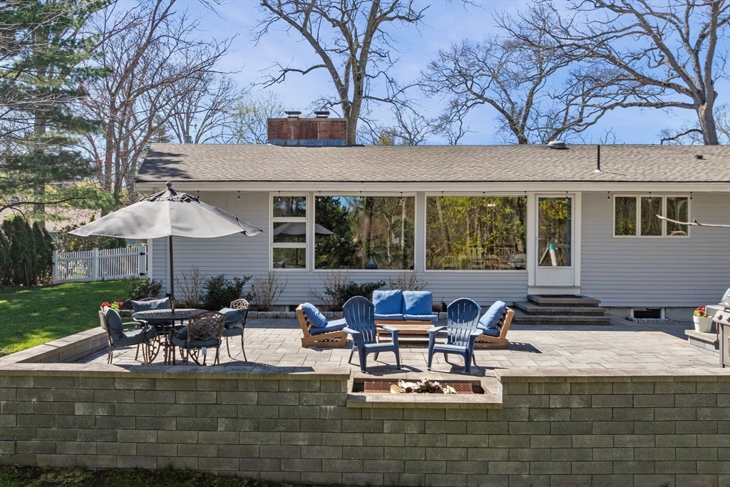 11 Laurel Road