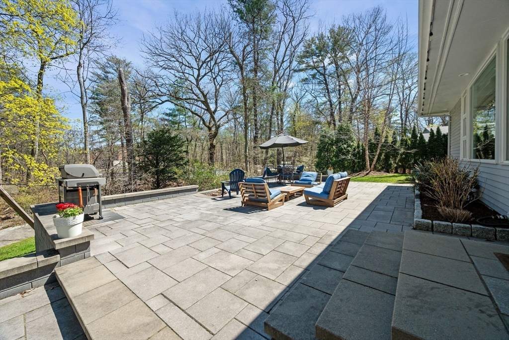 11 Laurel Road