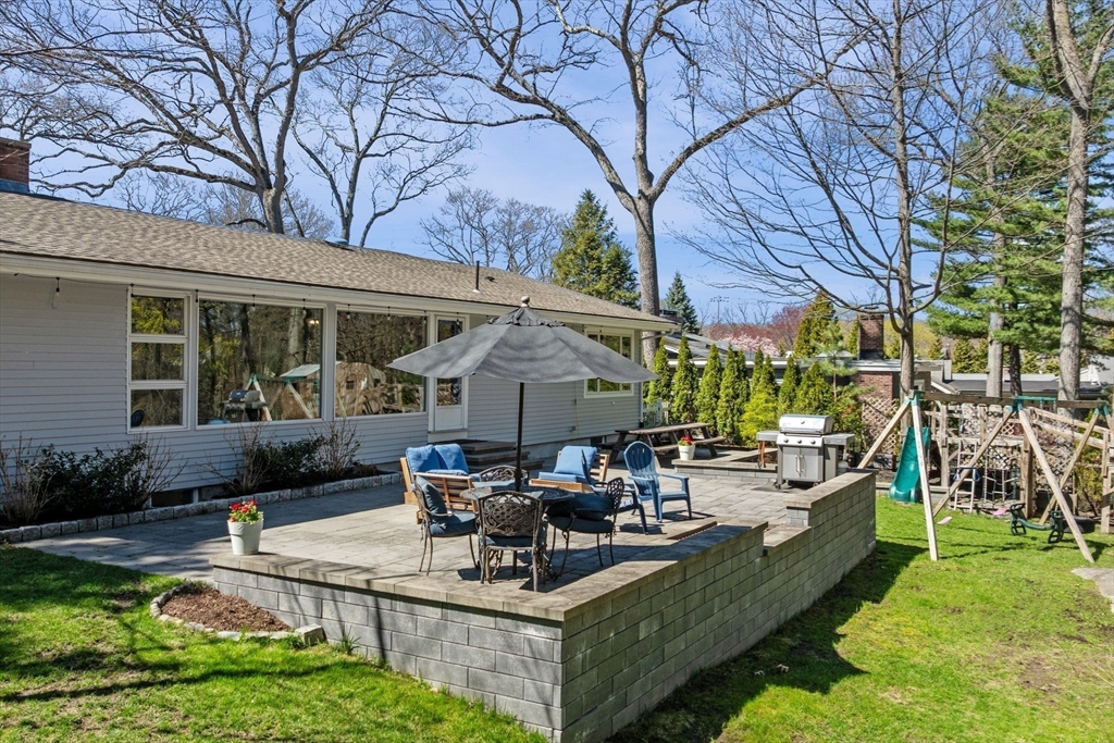 11 Laurel Road