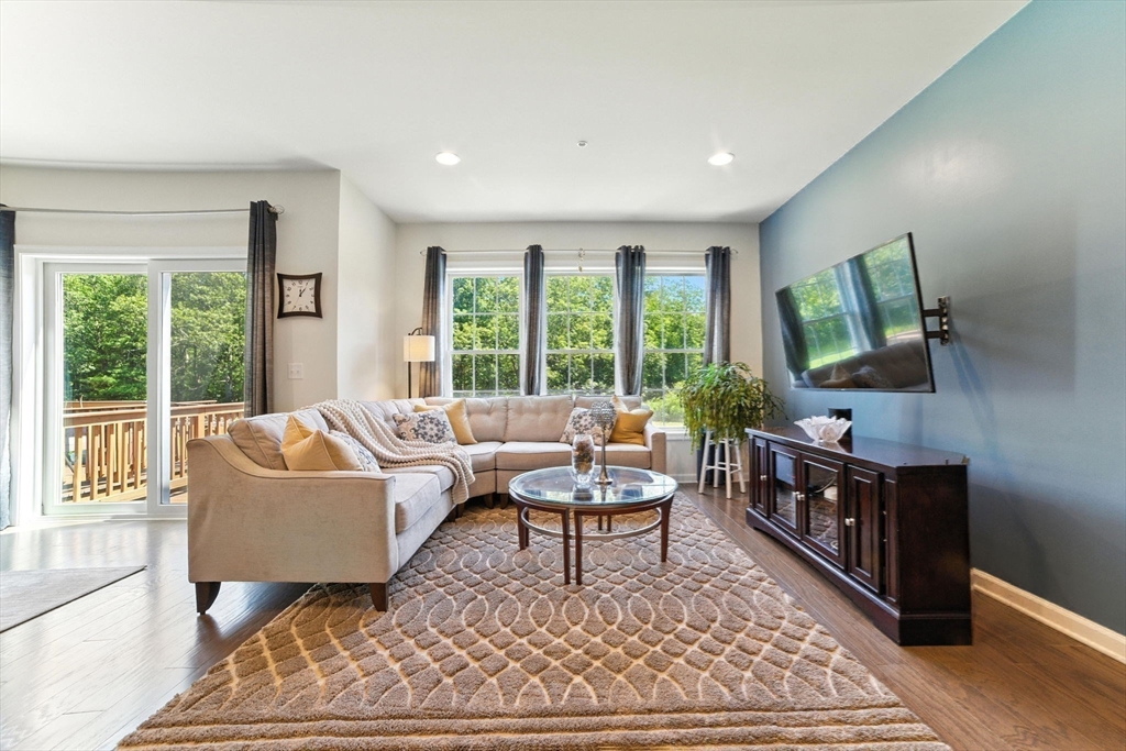 53 Spruce St 53