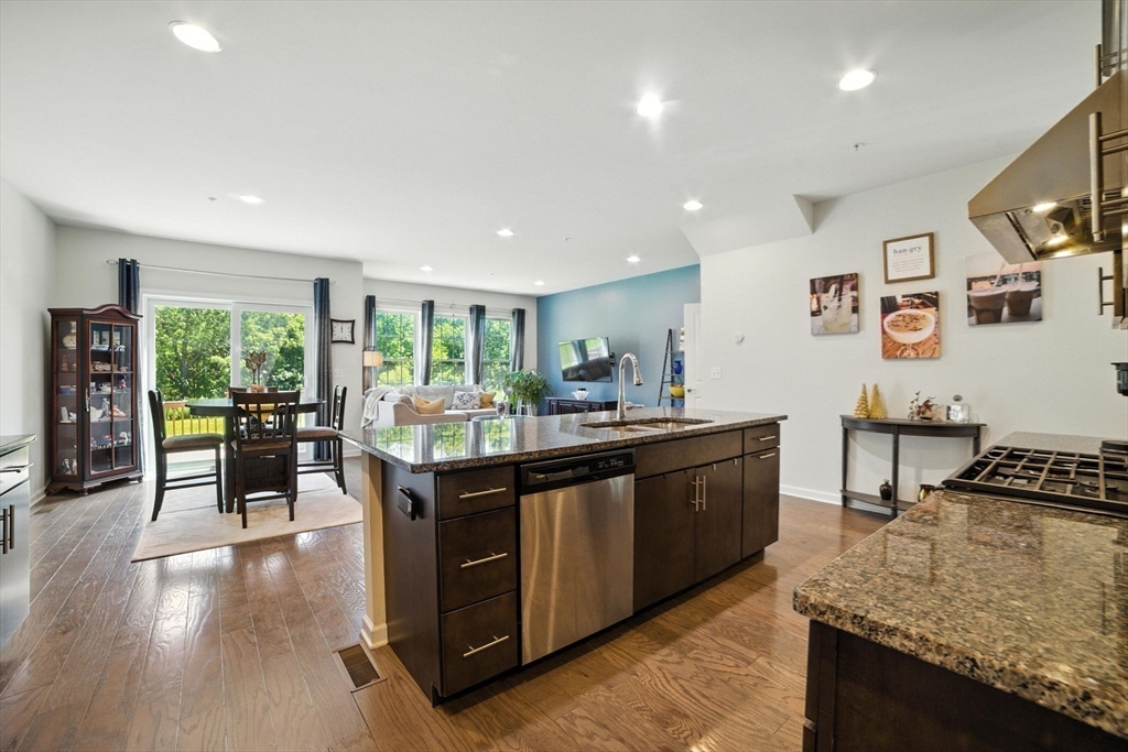 53 Spruce St 53