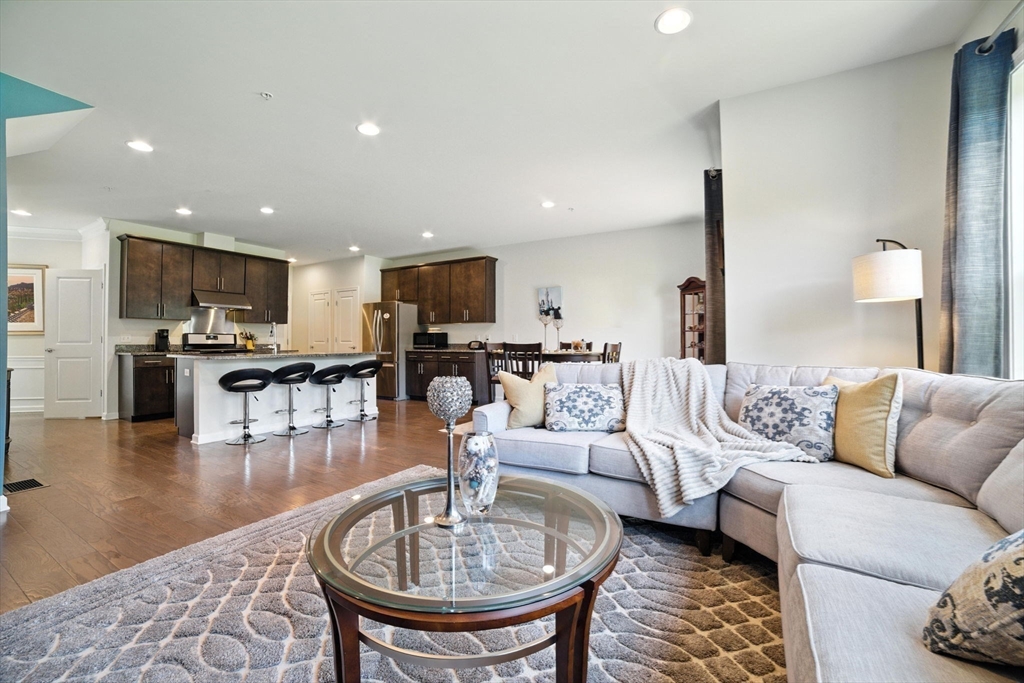 53 Spruce St 53