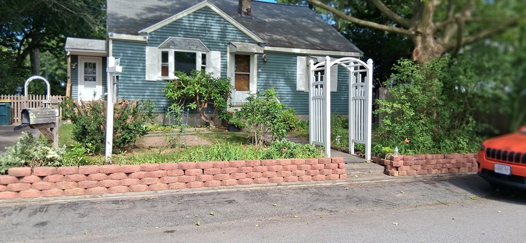 14 Doris Dr.