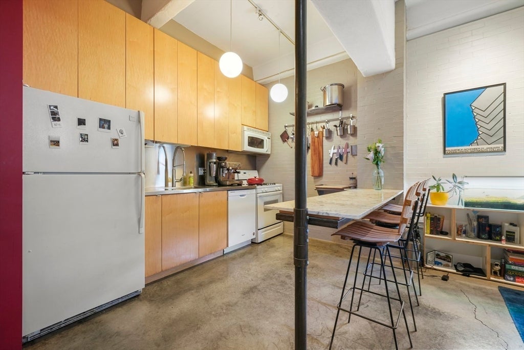 42 Chauncy St 5A