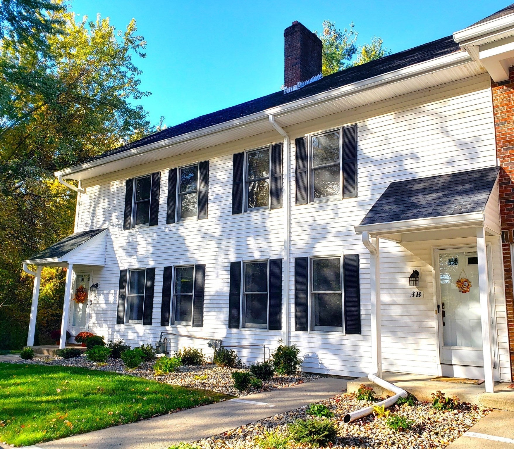 Photo of 3 Castle Hill Rd, Agawam, MA