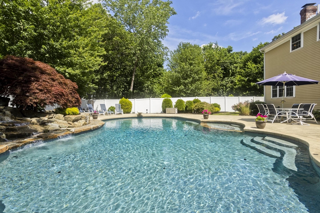 32 Dapper Darby Dr