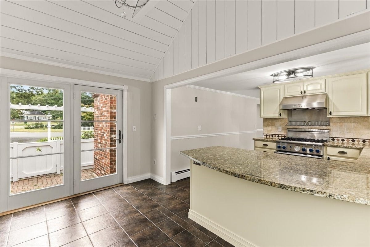 3 Thoreau Dr, Barnstable, MA, 3 Thoreau Dr, Barnstable, MA Photo #10