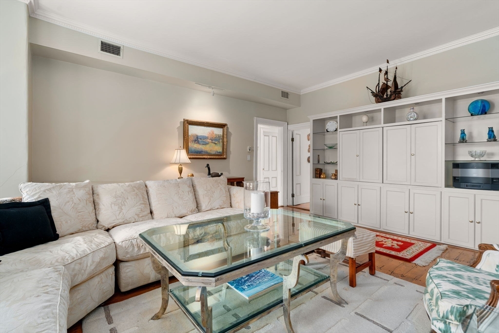33 Chestnut St 5
